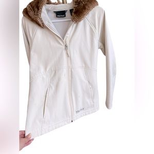 Marmot. Med. Faux Fur winter jacket